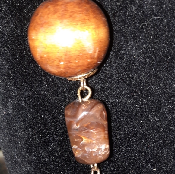 Set Wooden bead necklace and wood earrings - Picture 8 of 12